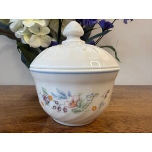 Vintage Arcopal France Victoria Floral Milk Glass Lidded‎ Sugar Jam Bowl